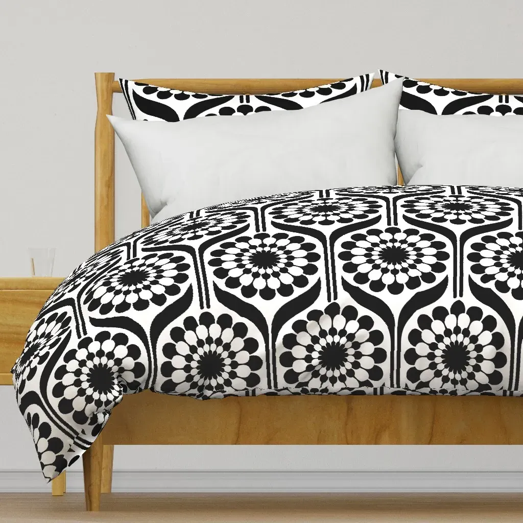 Zinnia Vibes Duvet Cover - Black product