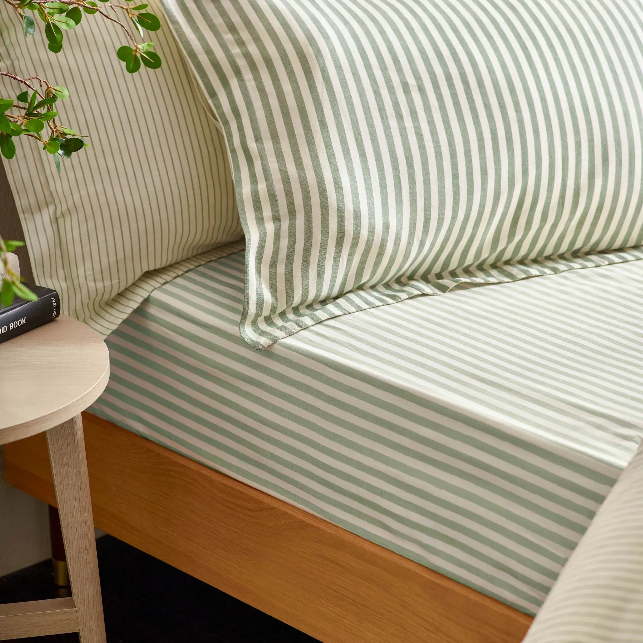Hebden Barton Super King Fitted Sheet - Forest Green, Cotton product