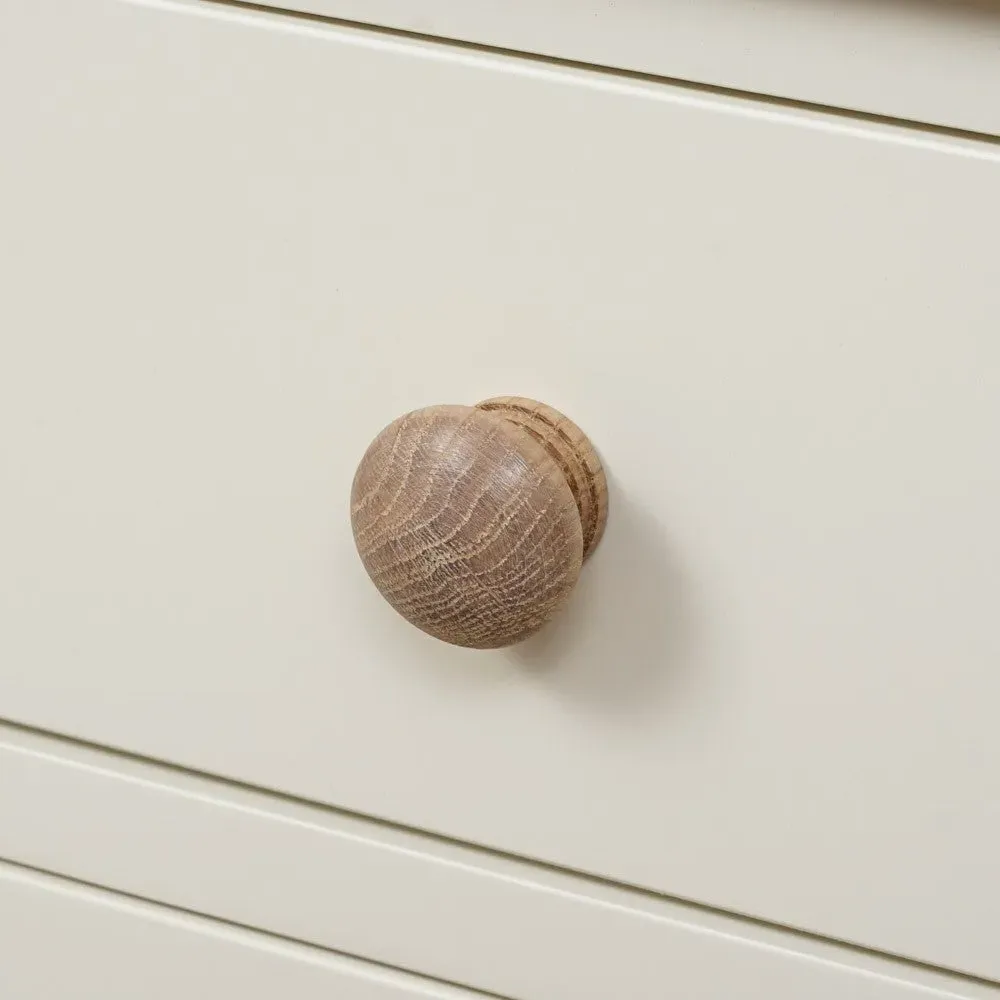 Chester 3 Drawer Bedside Table - Cream, Oak by The Cotswold Company, image 10