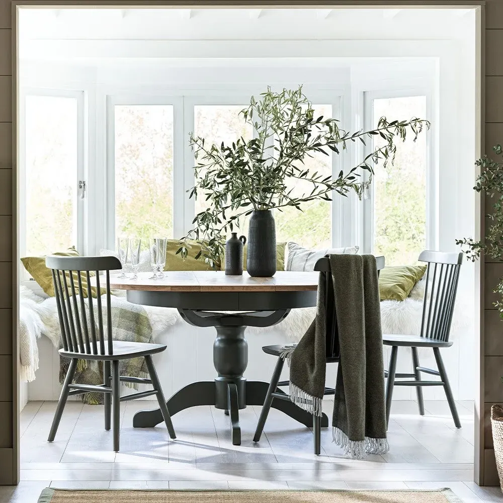 Chester 4-6 Seater Round Extending Dining Table - Forest Green, Oak