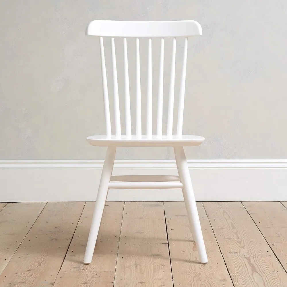 Round Extending Dining Table and 4 Spindleback Chairs - White, Oak image