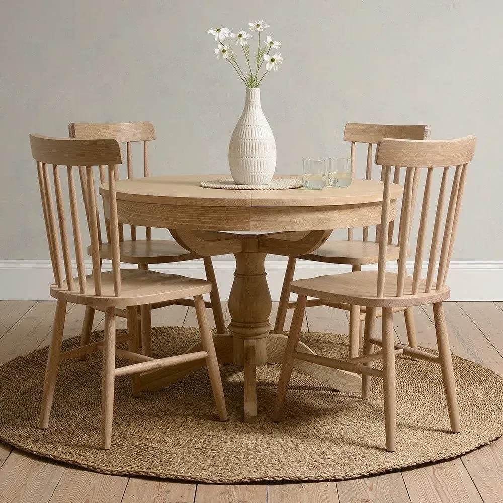 4-6 Seater Round Extending Dining Table - Whitewash, Oak