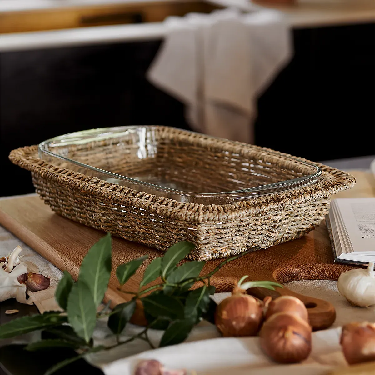 Glass and Seagrass Large Oven Dish - Natural product