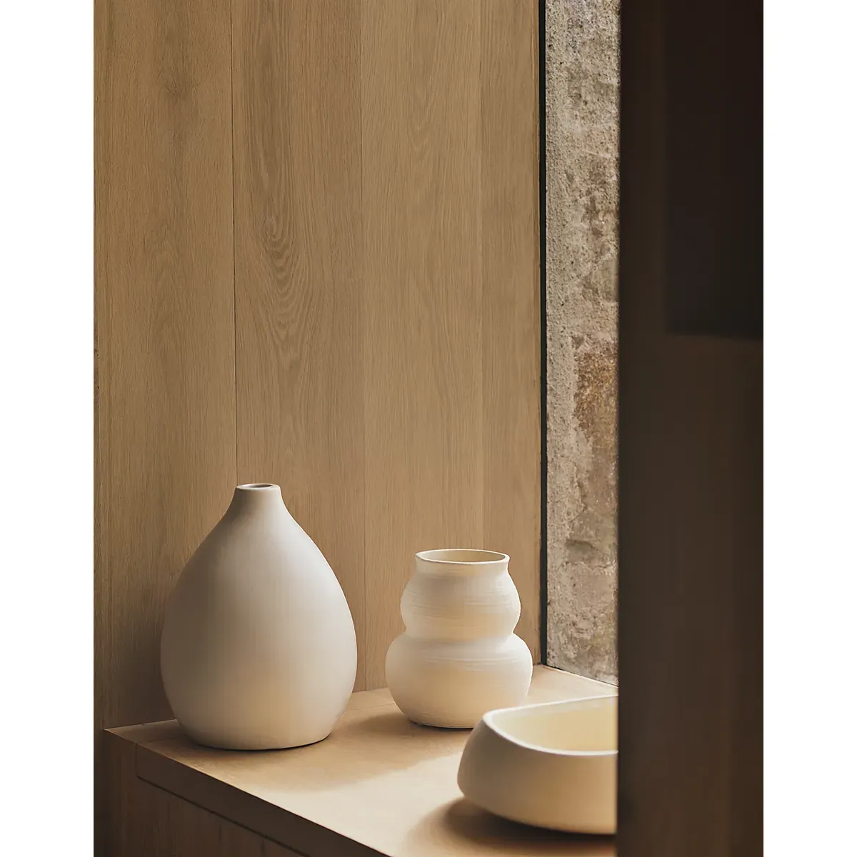 Alderley Vase - White, Clay alternate view