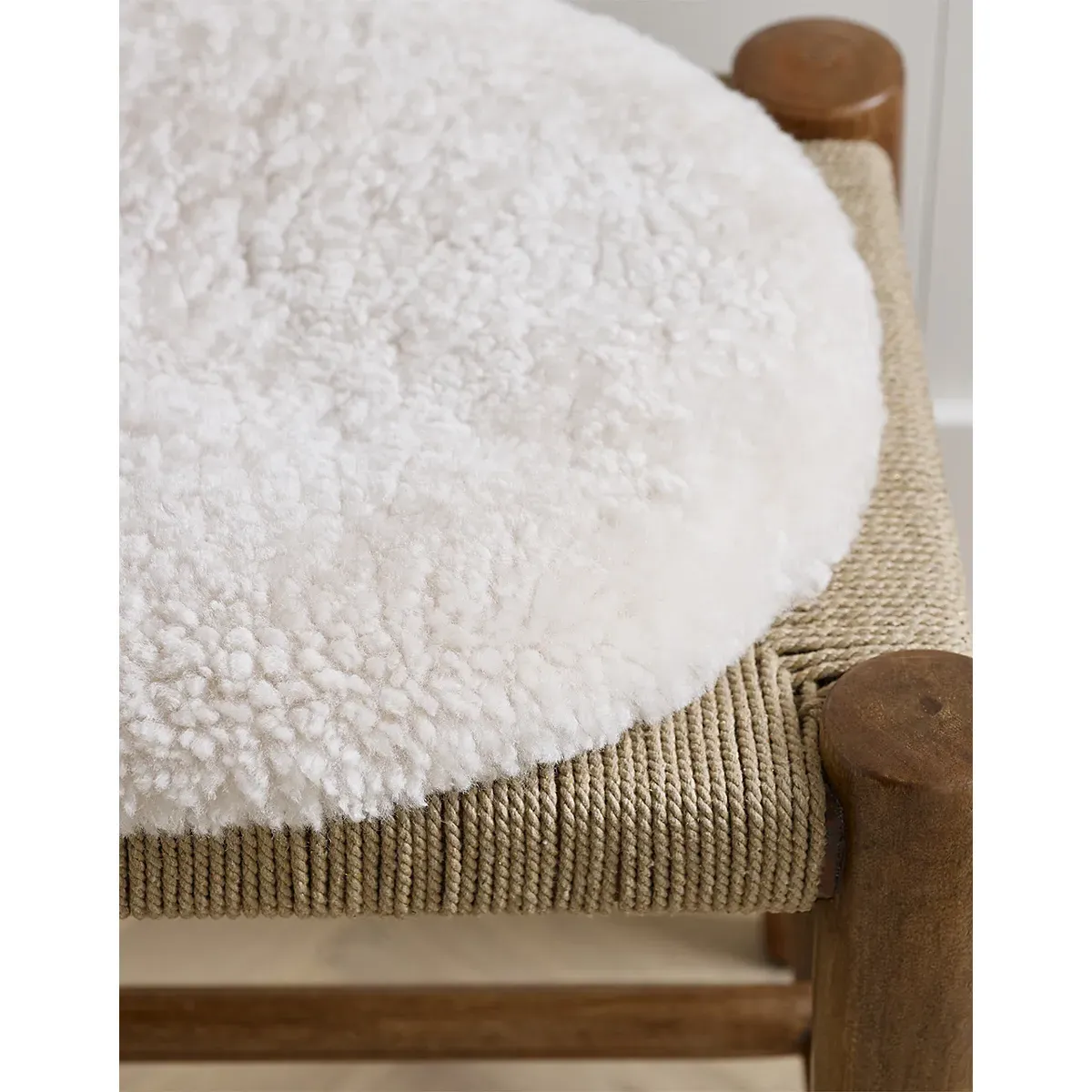 Curly Sheepskin Seat Pad - Oatmeal alternate view
