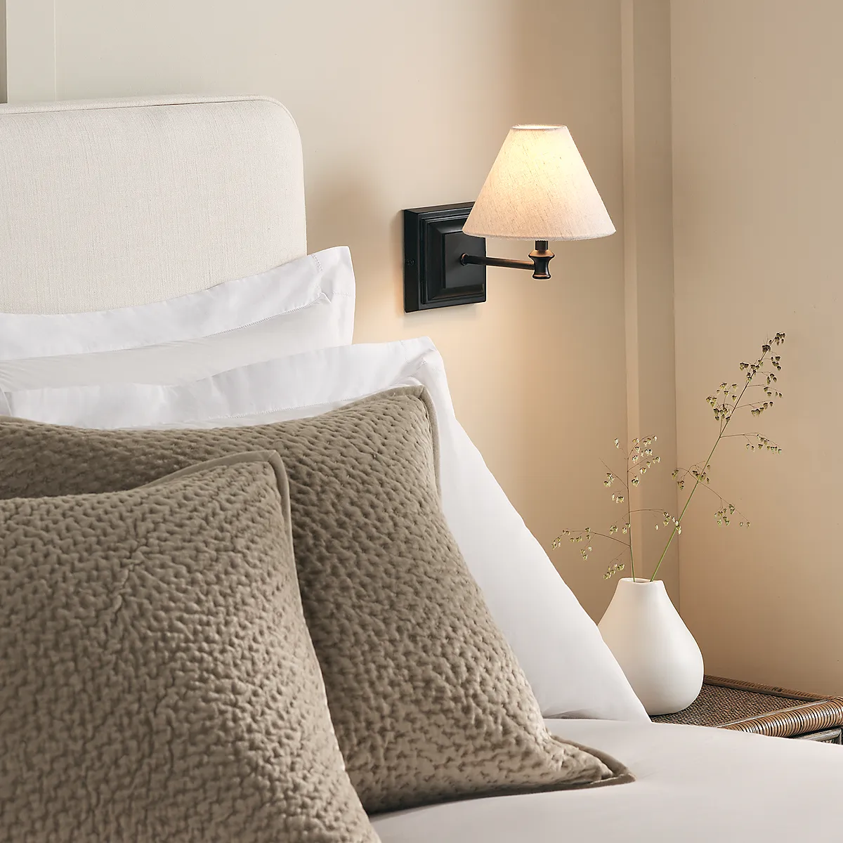 Harris Rechargeable Wall Light - Black, Aluminium product