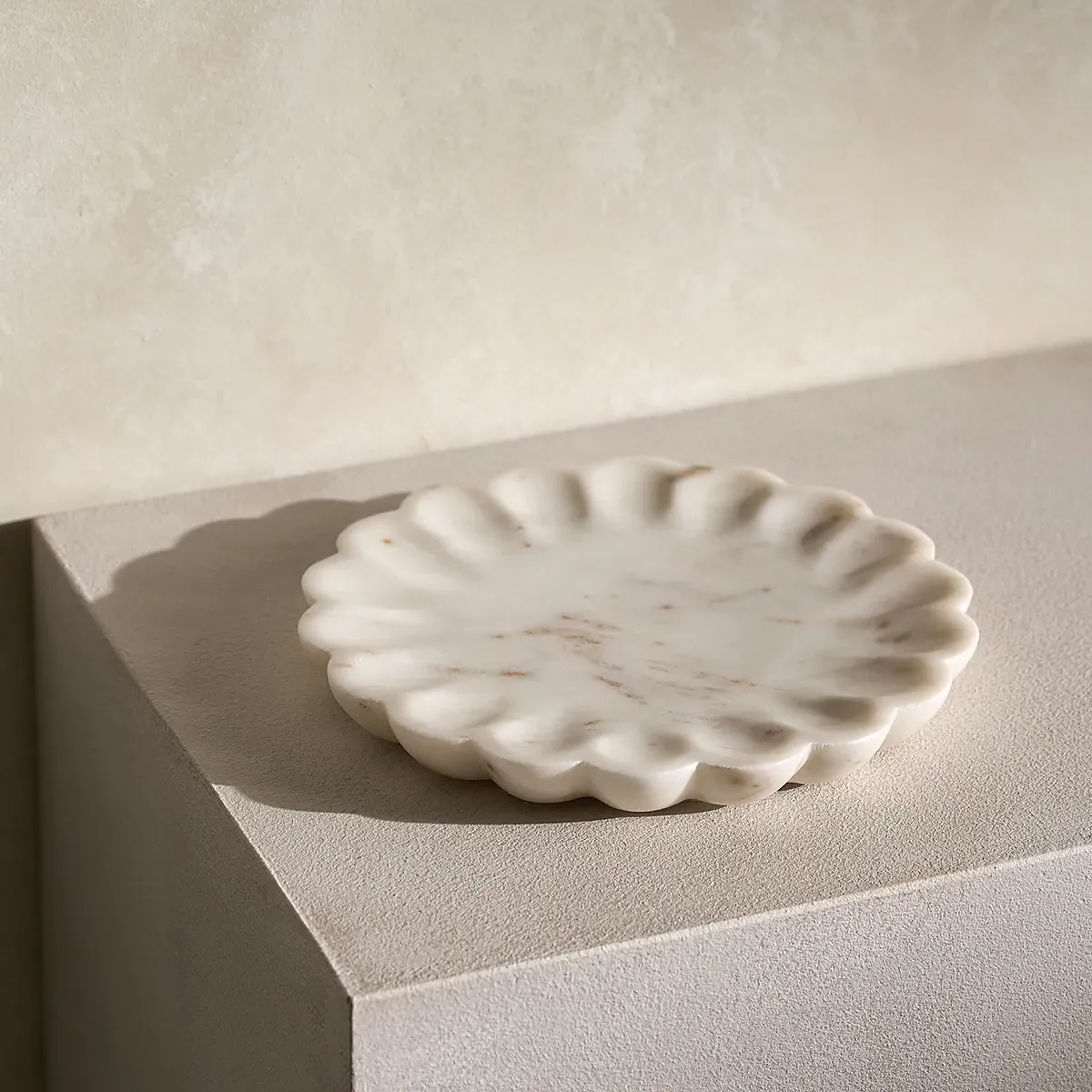 Larton Scalloped Marble Plate - White product