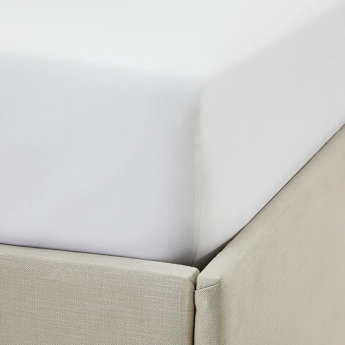 Single Row Cord Egyptian Cotton Fitted Sheet - White product
