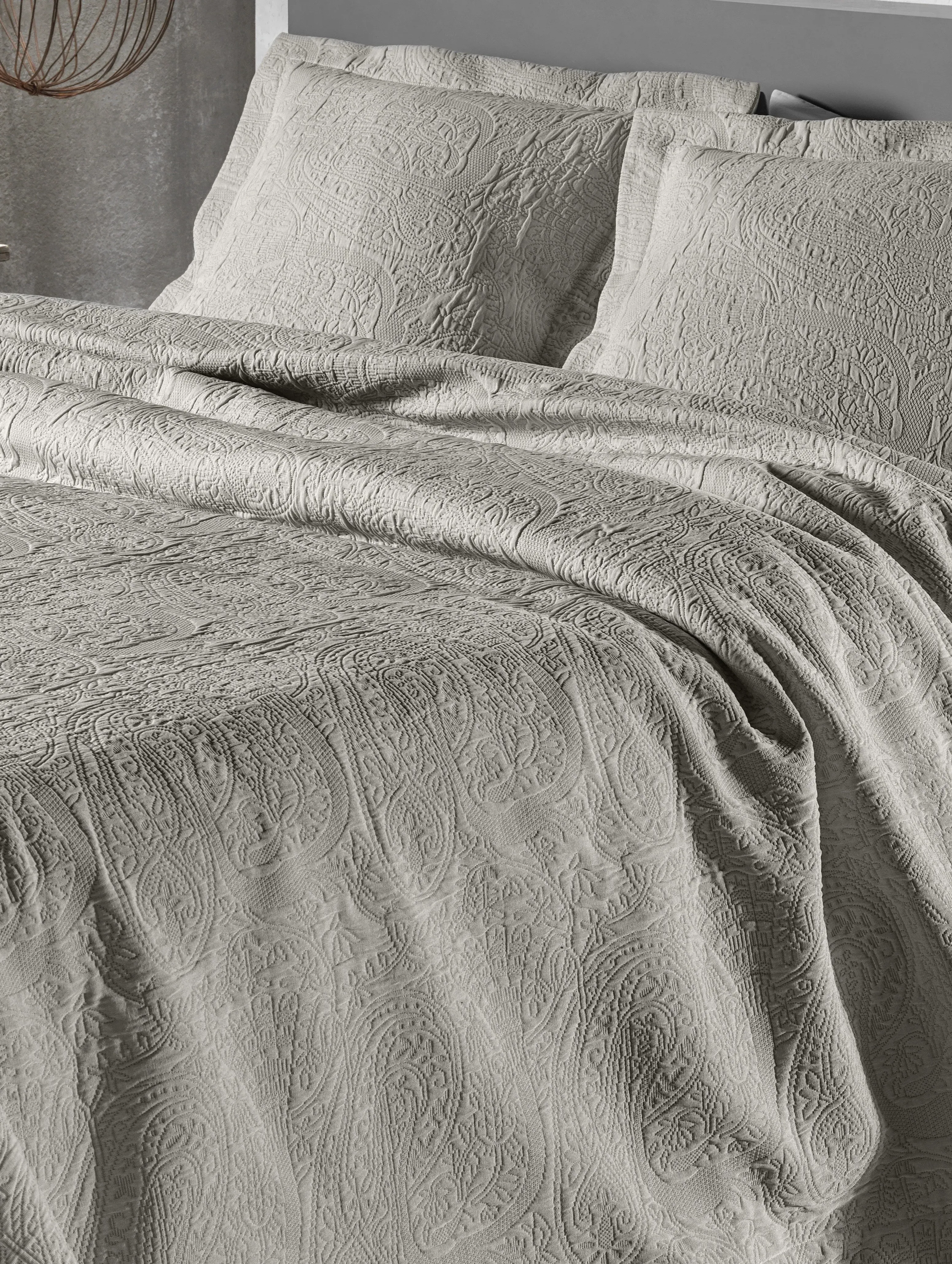 Kashmir Matelassé Bedspread - Cotton Mix product