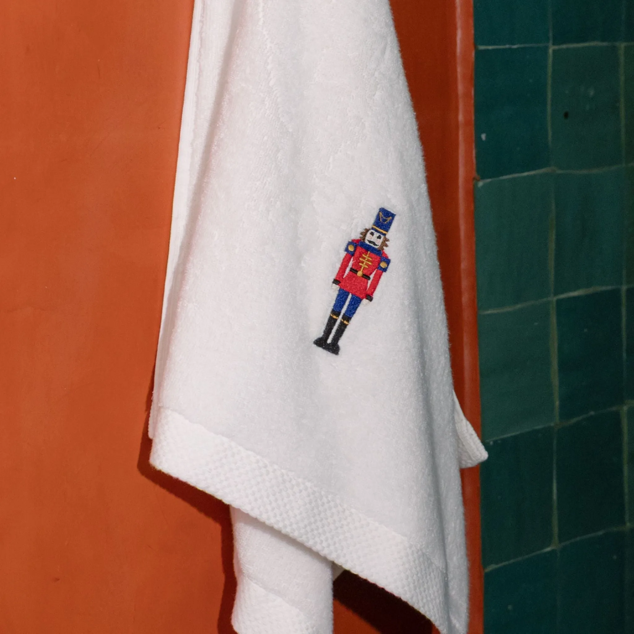 Luxus Cotton Bath Towel Nutcracker Embroidery - White product