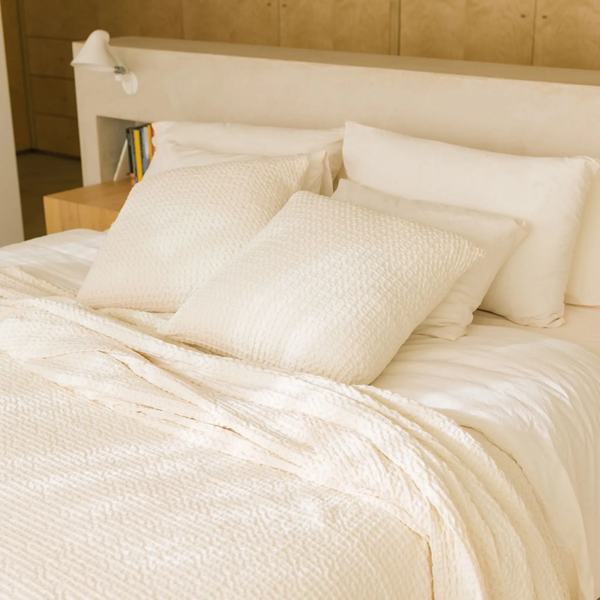 Santa Luzia Waffle Bedspread - Natural, Cotton product
