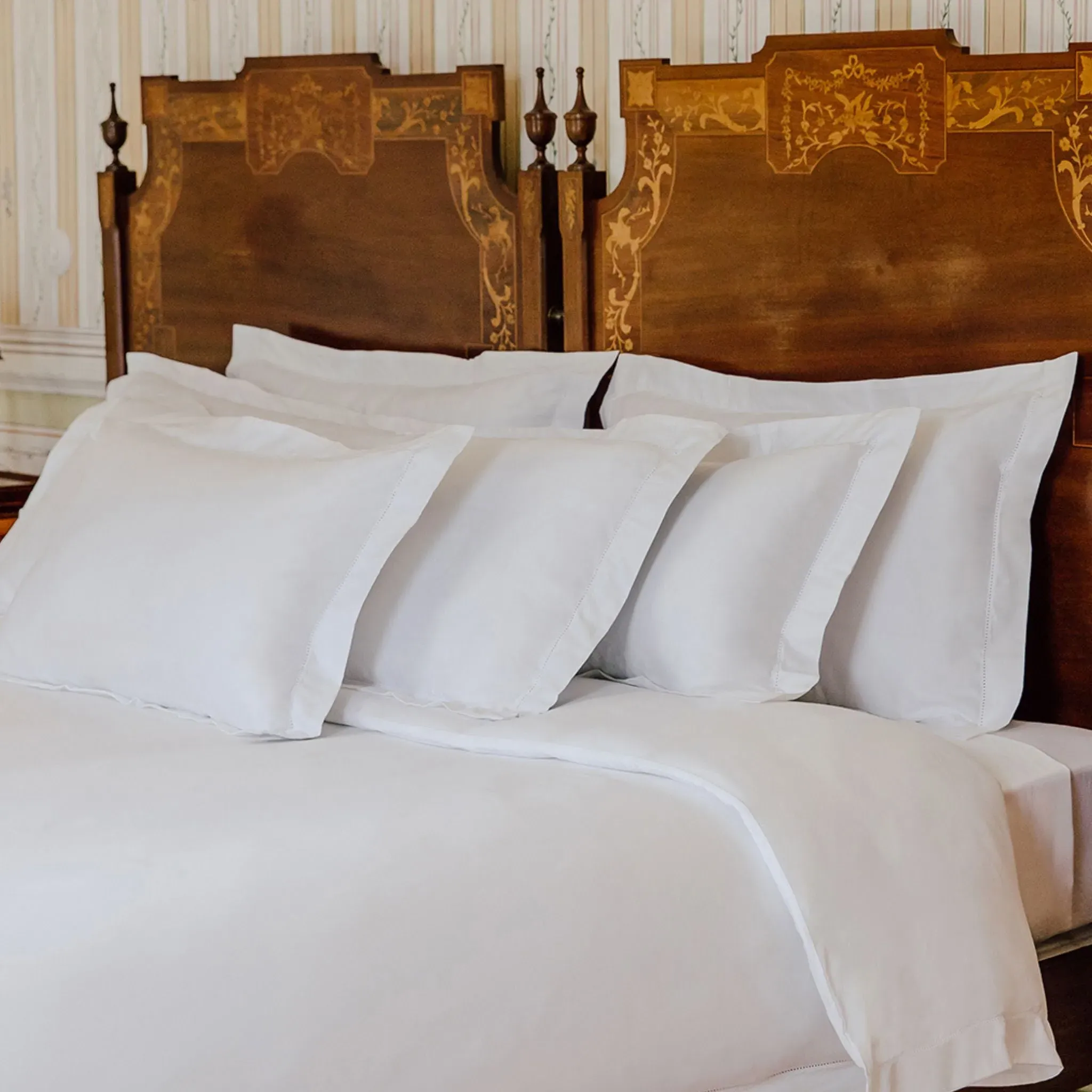Sintra Sateen 400 TC Bedding Set - White, Cotton product
