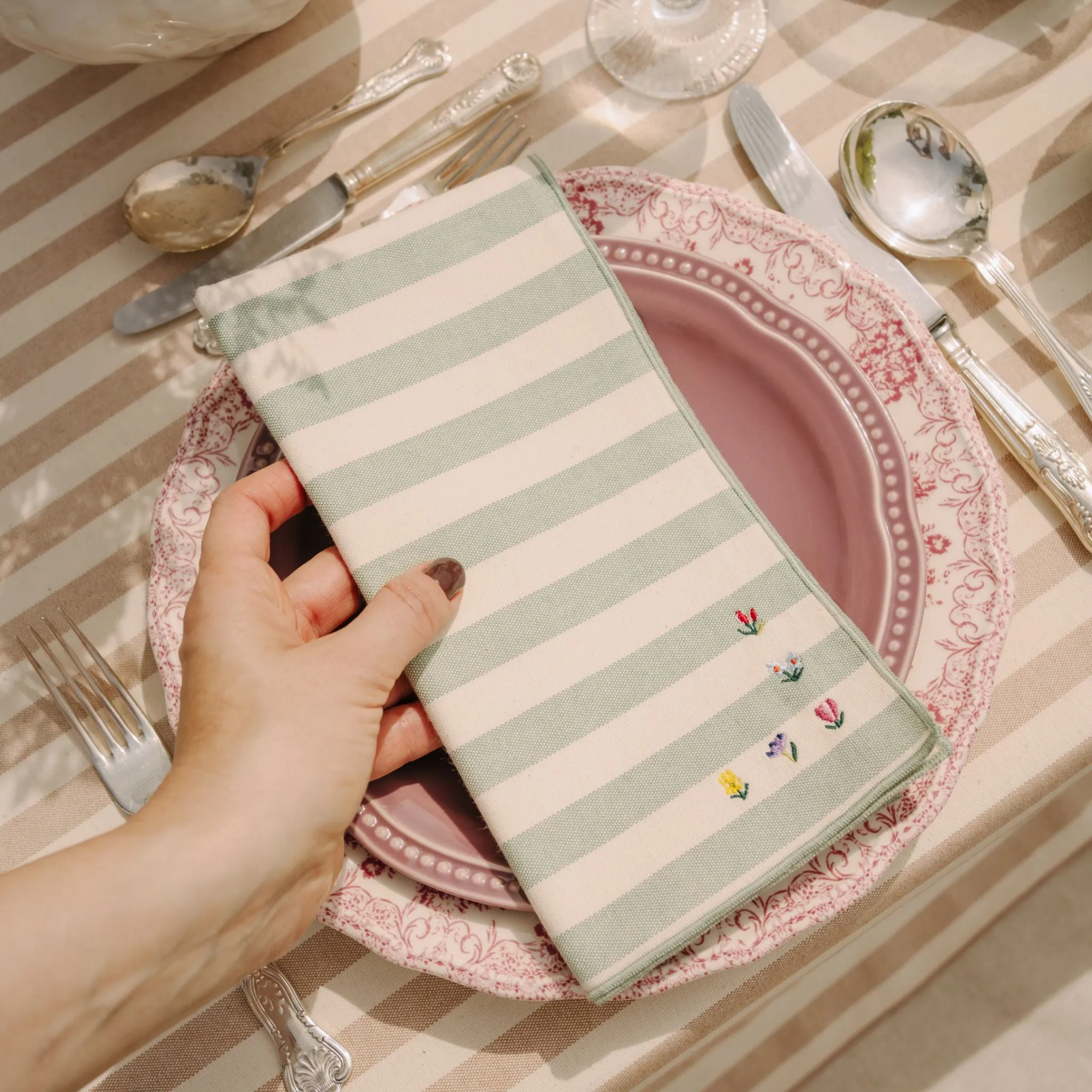 Napkin Set with Flower Embroidery - Green, Cotton