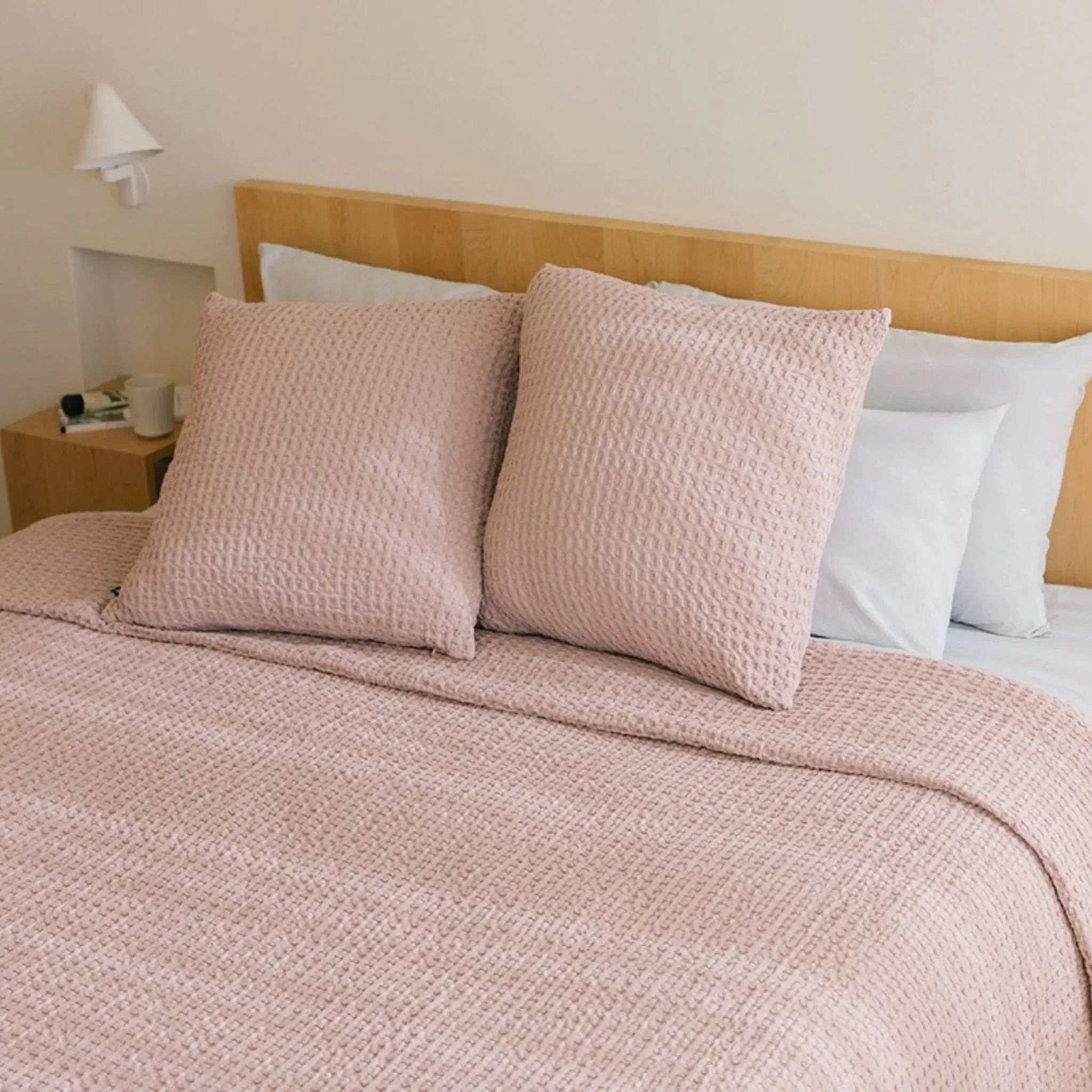 Waffle Bedspread with Fringes - Pink, Cotton