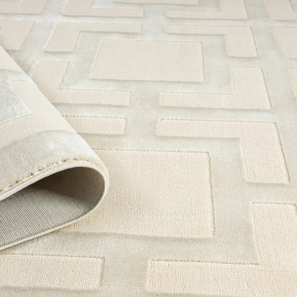 Vellure Cream Metallic Maze Design Rug - Cream
