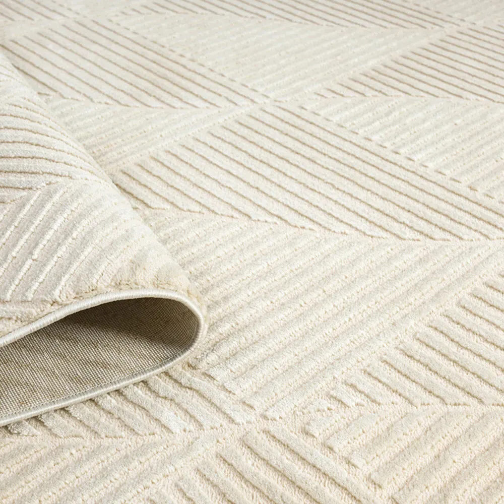 Vellure Cream Metallic Pyramid Design Rug - Cream