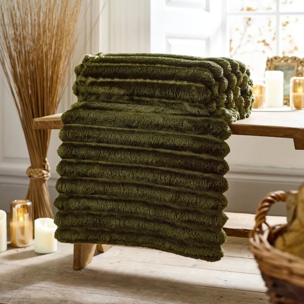 Alnwick Throw - Green, Polyester