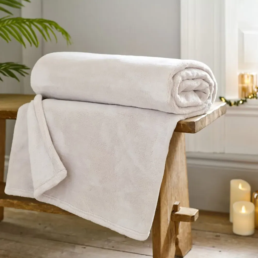 Coco Touch Throw - Almond, Polyester