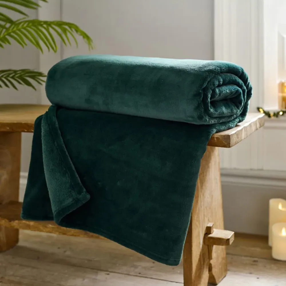Coco Touch Throw - Pine, Polyester