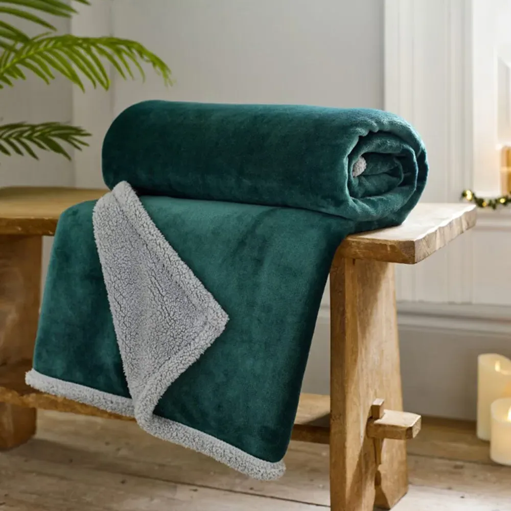 Hazelwood Throw - Forest Green, Polyester