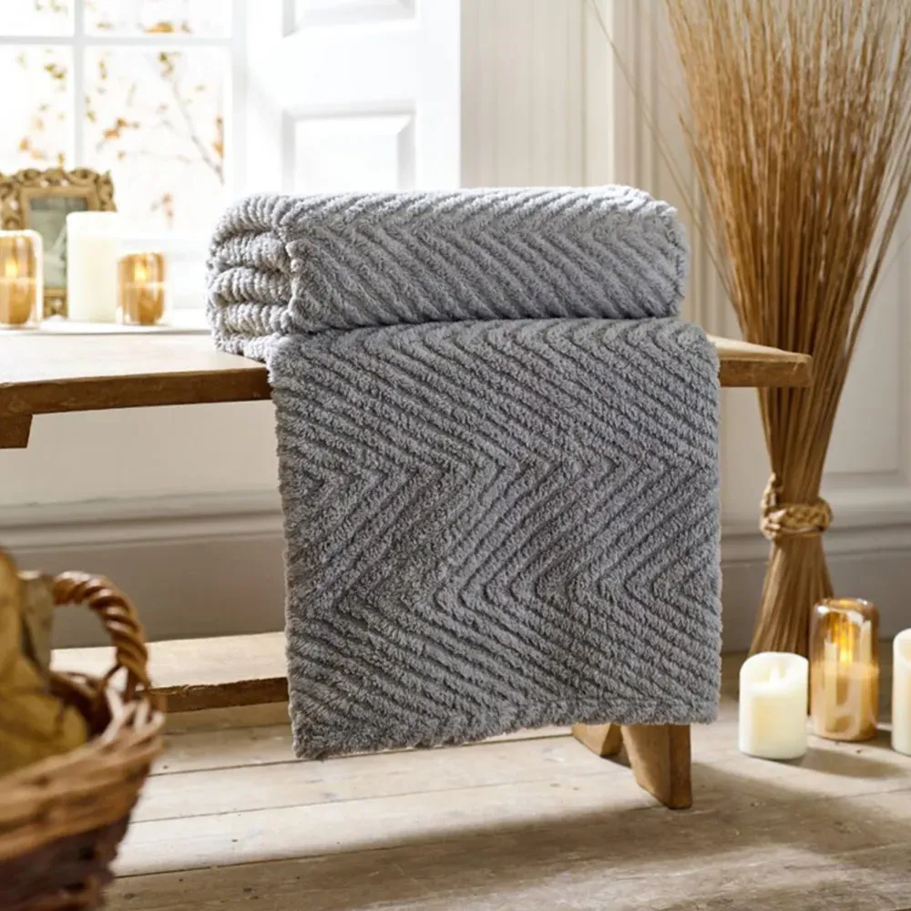 Hemsworth Throw - Grey, Polyester