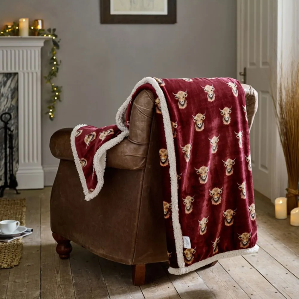 Highland Cows Sherpa Throw - Burgundy