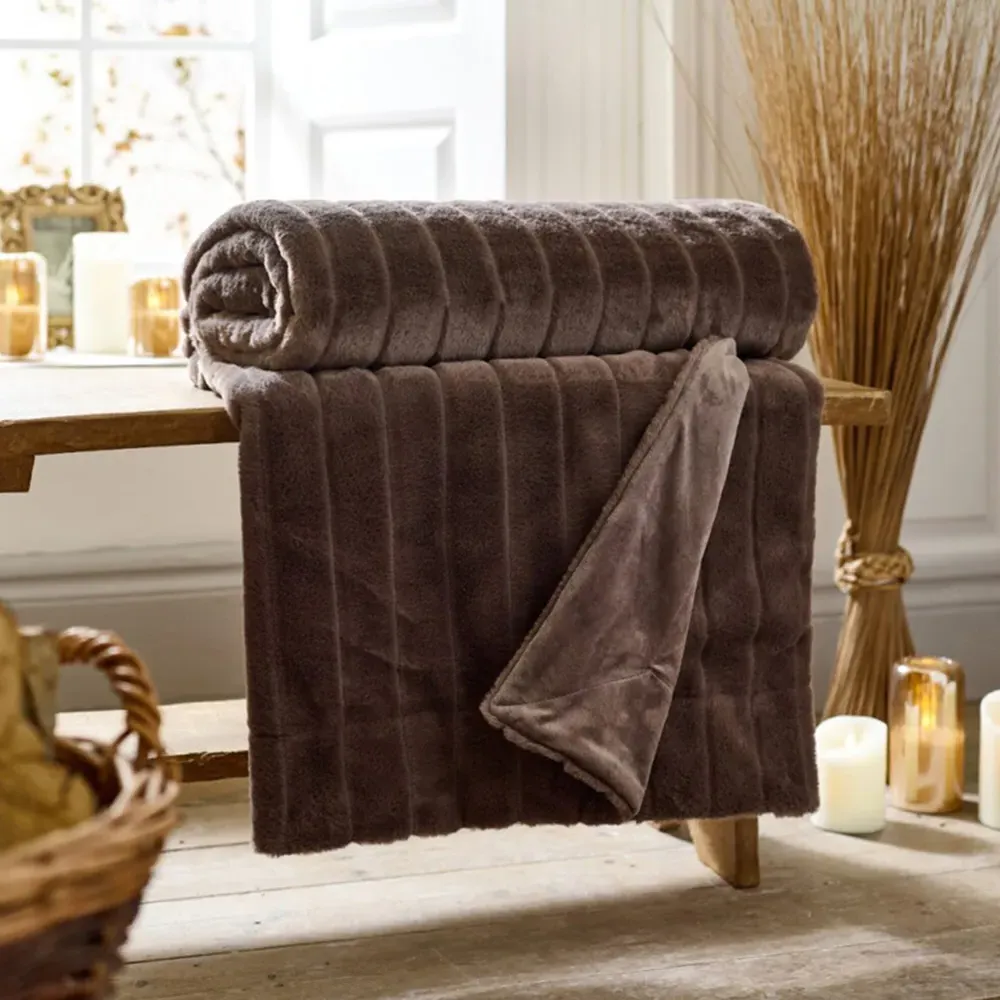 Hockley Throw 150 x 200cm - Brown, Faux Fur