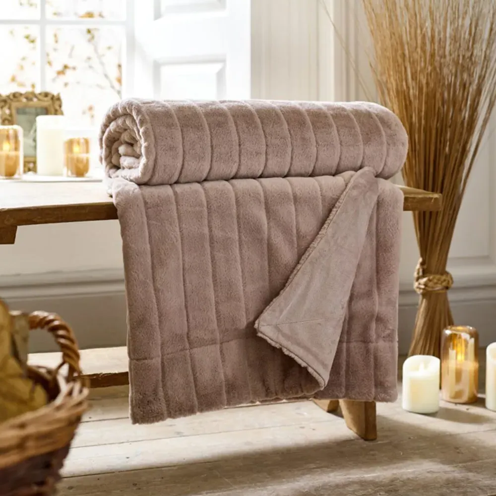 Hockley Throw 150 x 200cm - Green, Faux Fur