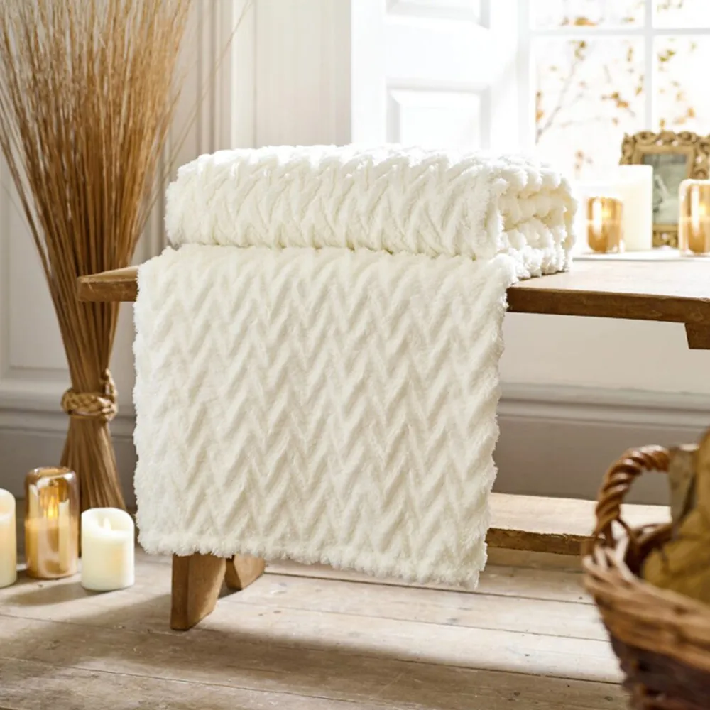 Tadcaster Throw - Cream, Fleece