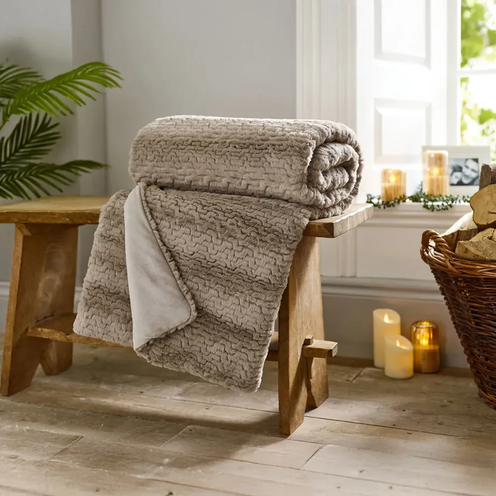 TLC Ashridge Faux Fur Throw - Fawn