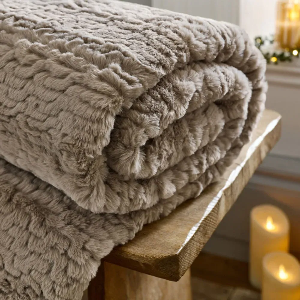 TLC Ashridge Faux Fur Throw - Fawn