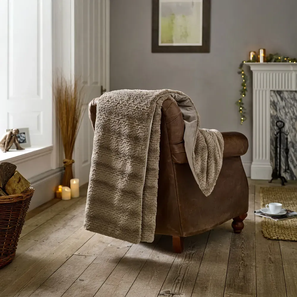 TLC Ashridge Faux Fur Throw - Fawn