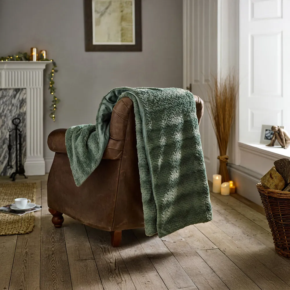 TLC Ashridge Faux Fur Throw - Green