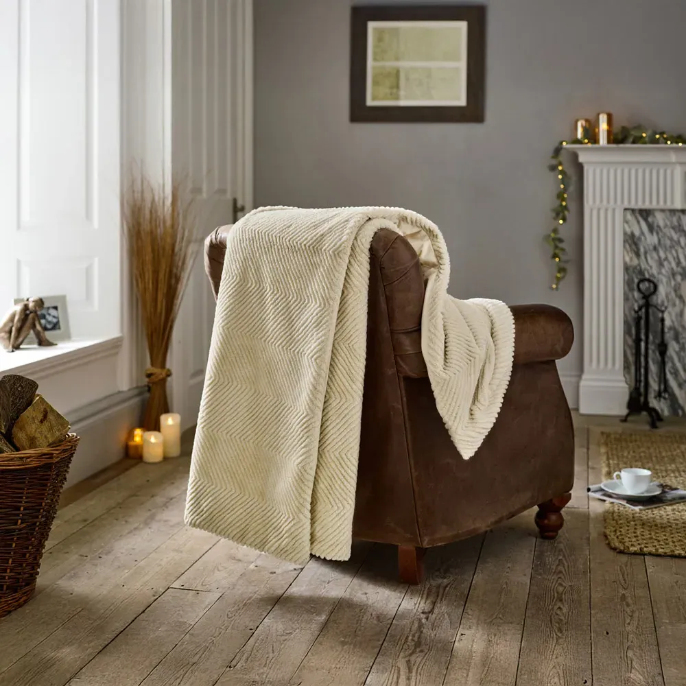 TLC Burghley Faux Fur Throw - Almond