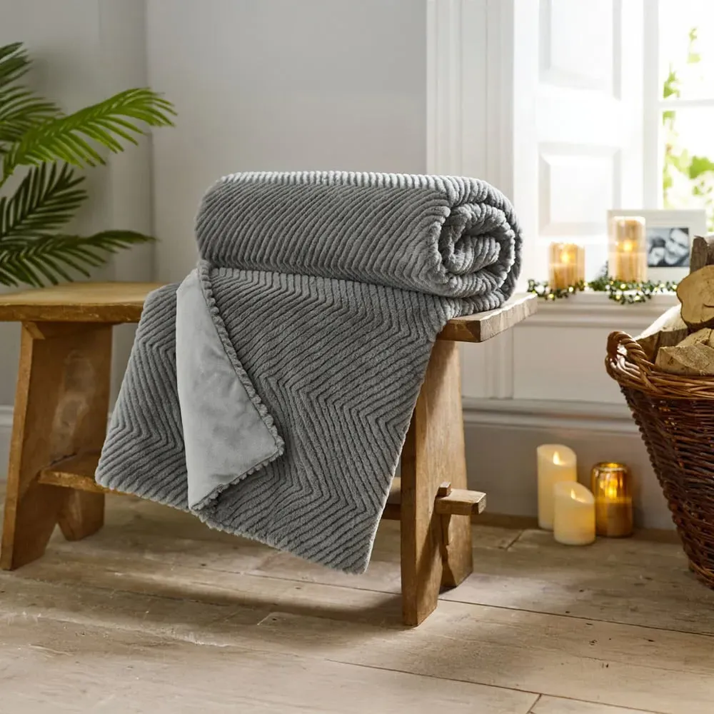 TLC Burghley Faux Fur Throw - Grey