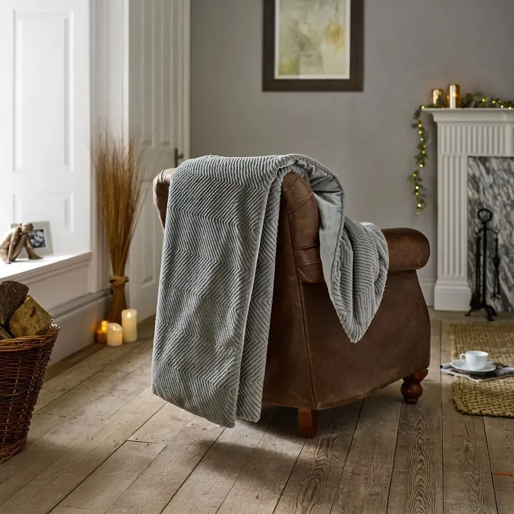 TLC Burghley Faux Fur Throw - Grey