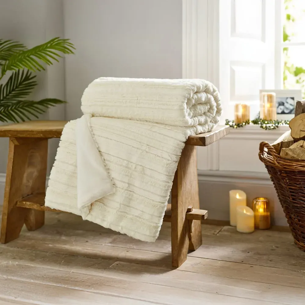 TLC Chatsworth Faux Fur Throw - Cream