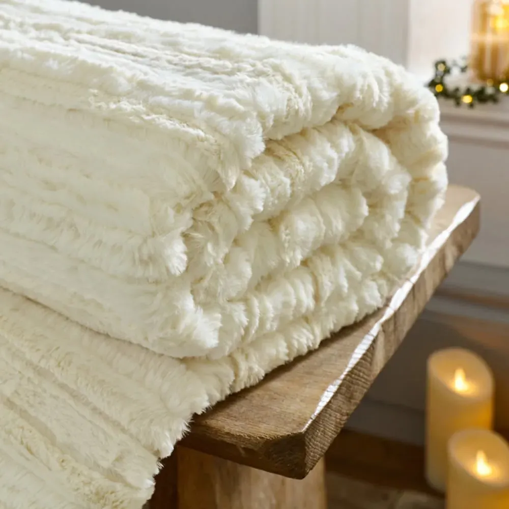 TLC Chatsworth Faux Fur Throw - Cream