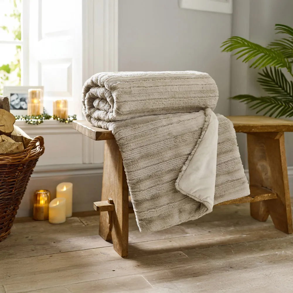 TLC Chatsworth Faux Fur Throw - Fawn