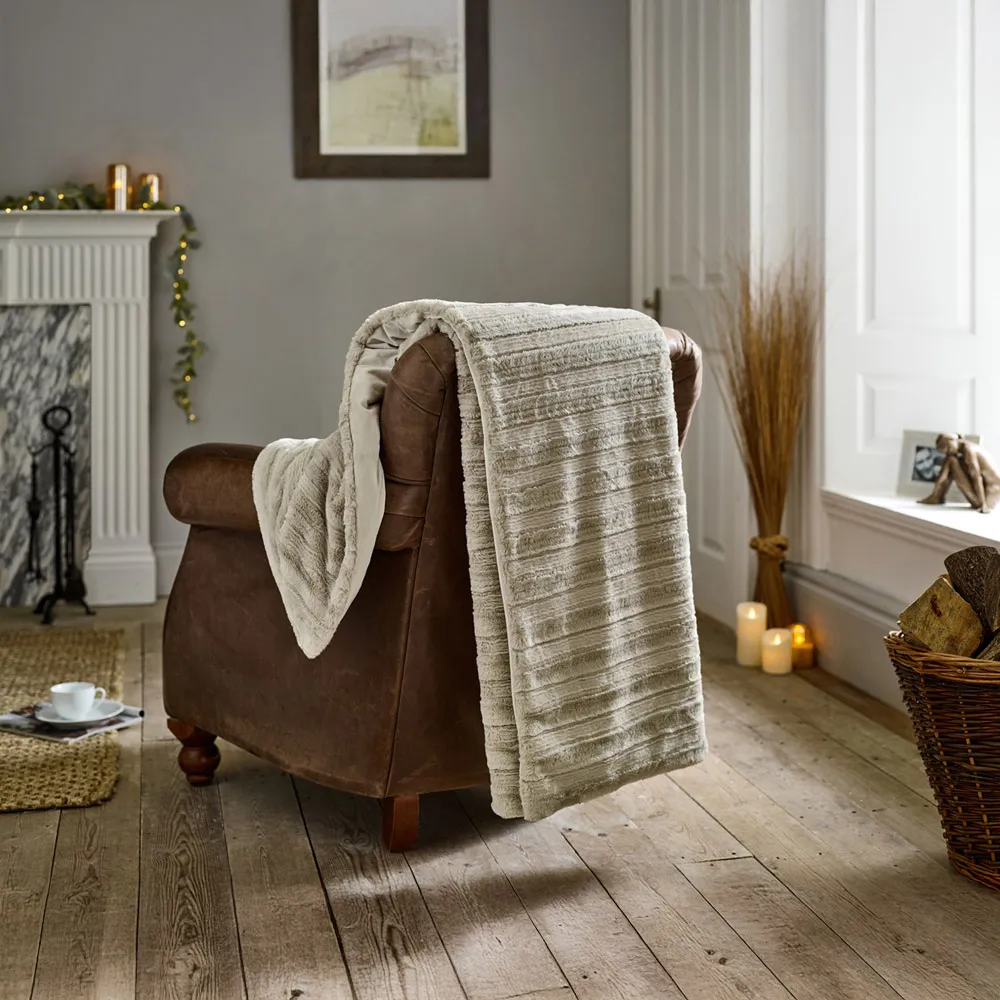 TLC Chatsworth Faux Fur Throw - Fawn