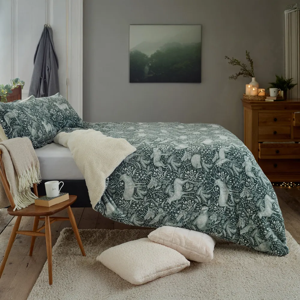 Woodland Folk King Size Duvet Set - Dark Sage, Fleece-Sherpa