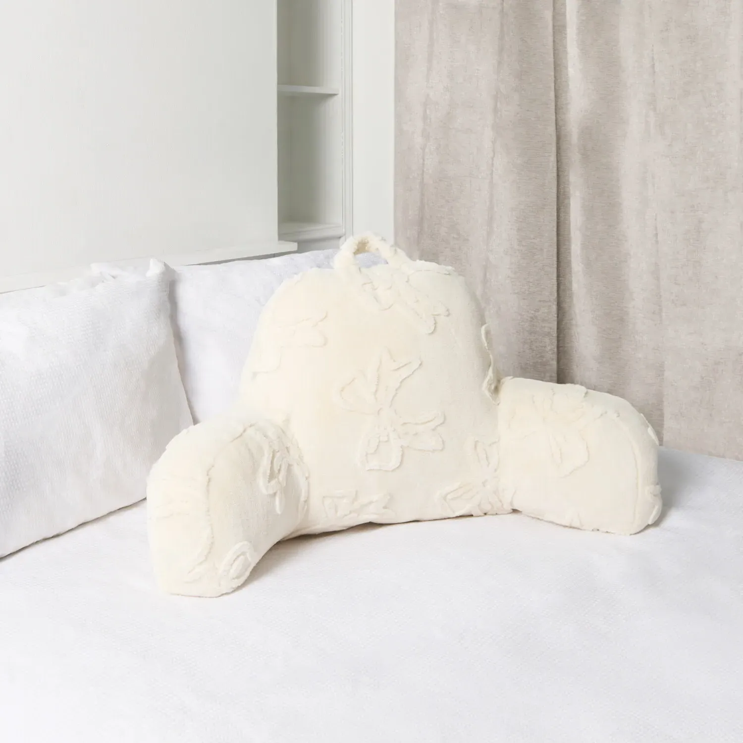 Bow Faux Fur Cuddle Chair - Natural