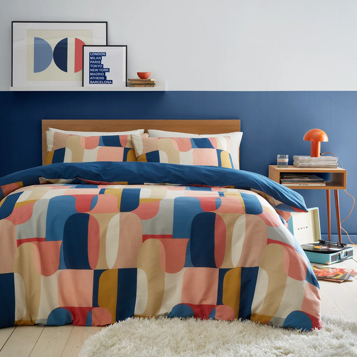 Castillo Geo Single Duvet Cover Set - Navy, Polycotton image