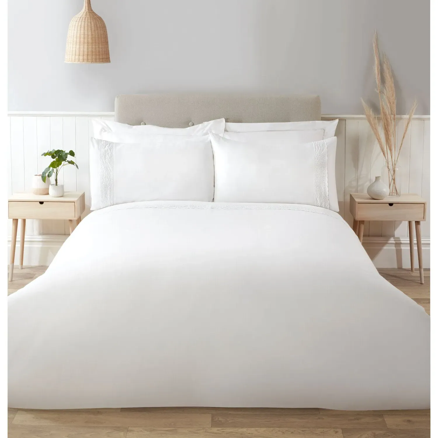 Evelyn Super King Duvet Cover Set - White, Embroidered image