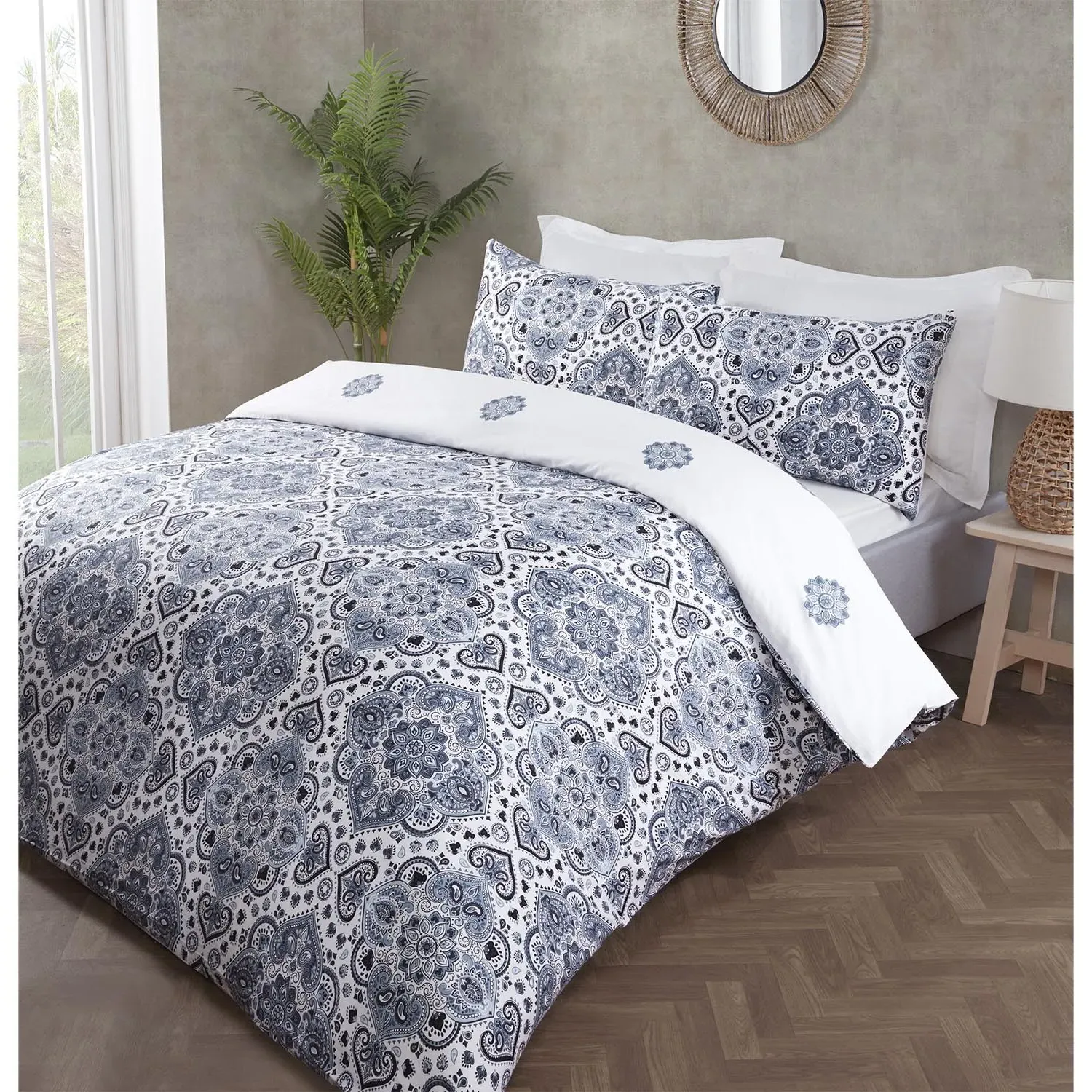 Nadia King Size Block Paisley Print Duvet Set - Multi
