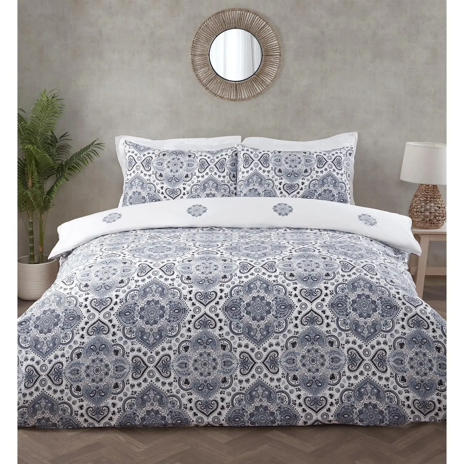 Nadia Single Block Paisley Print Duvet Set image