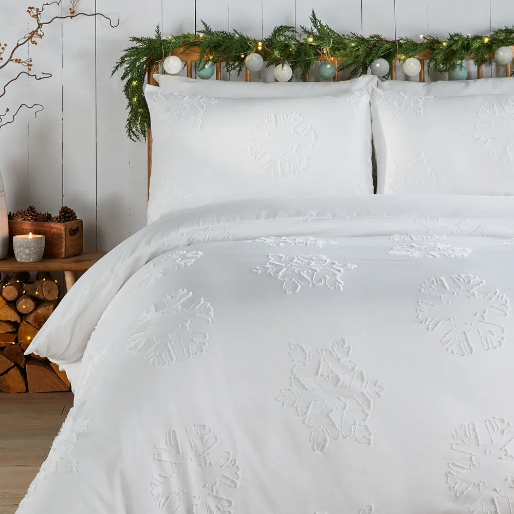 Double Snow Crystal Tufted Duvet Set - White