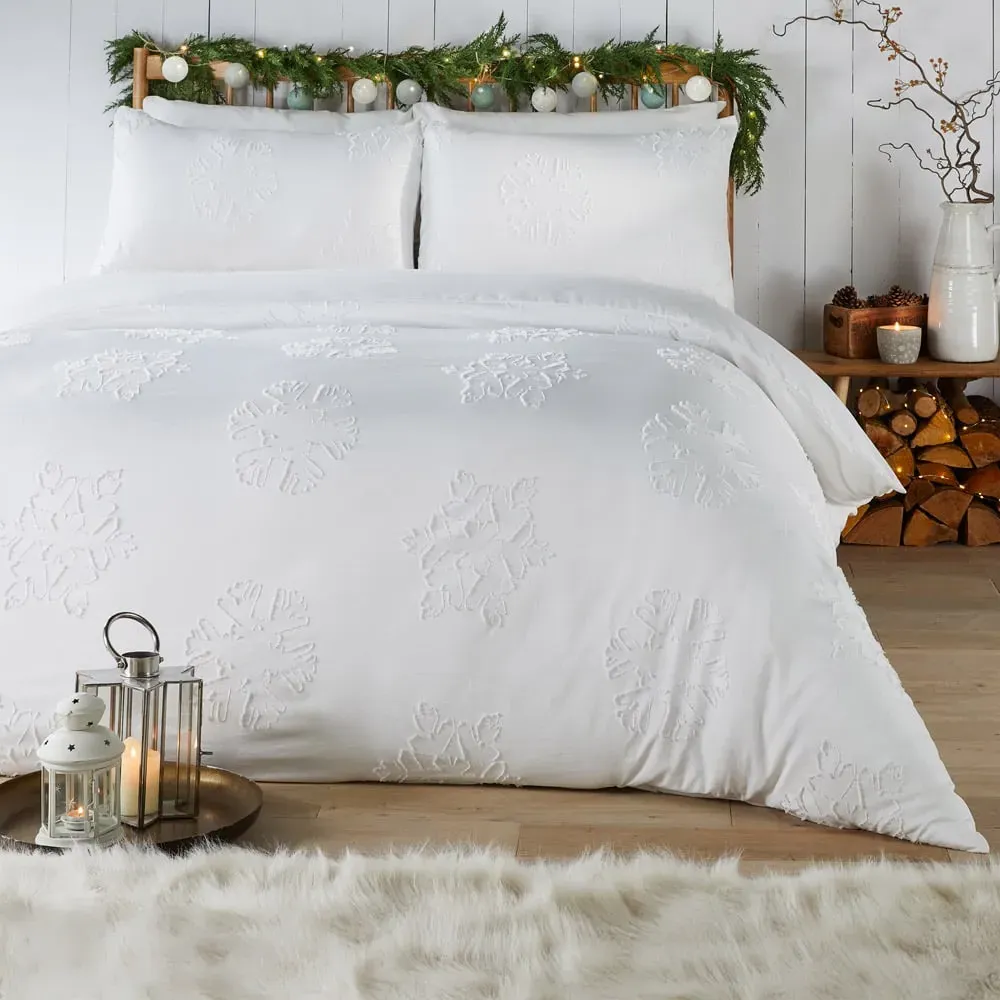 Double Snow Crystal Tufted Duvet Set - White