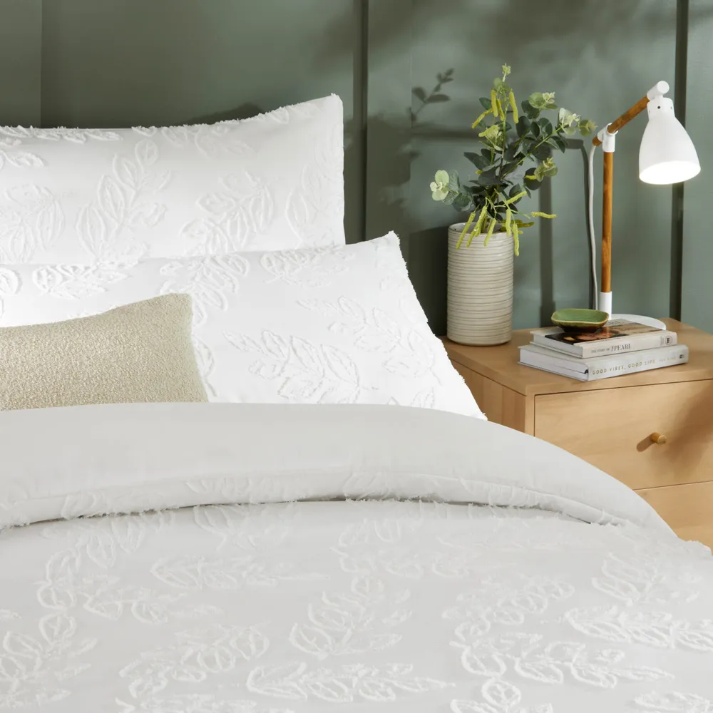 Seville King Size Leaf Tufted Duvet Set - White