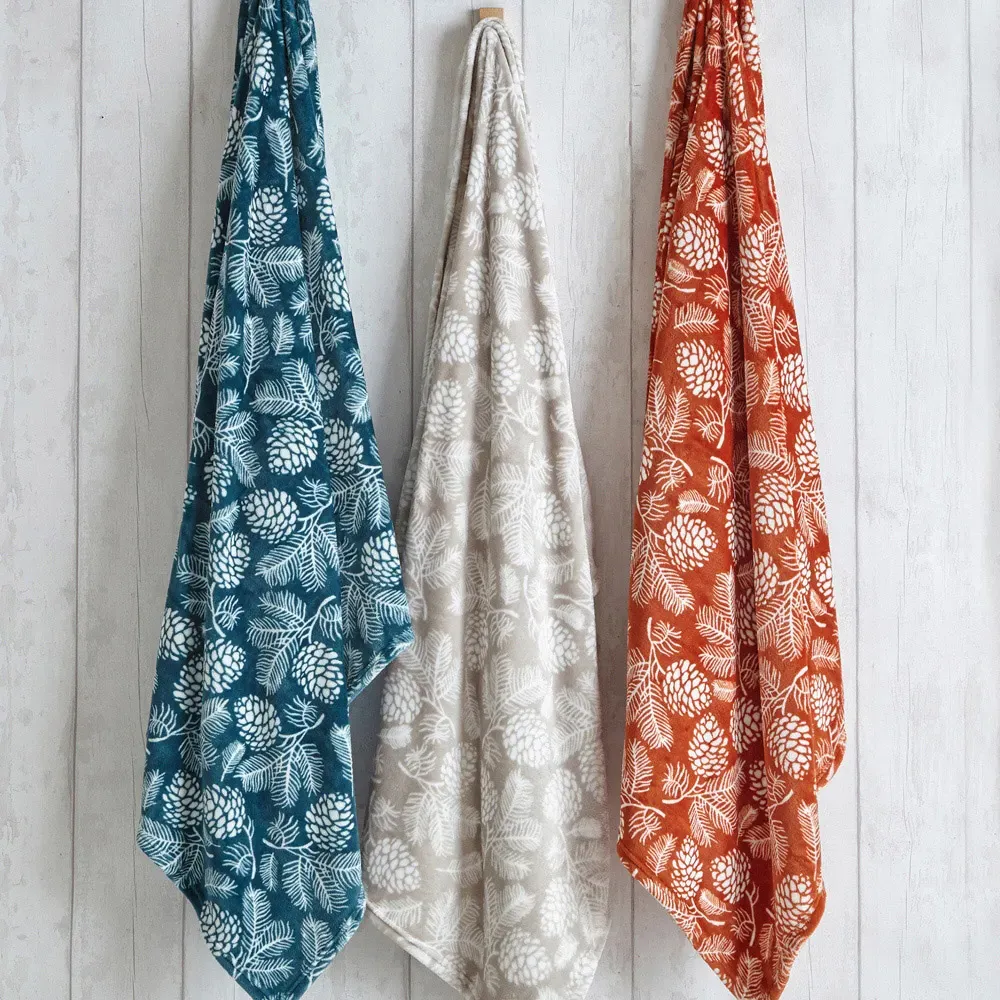 Irwin Woodland Fleece Throw - Rust